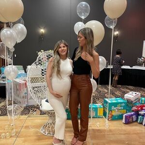 Abercrombie Curve Love Vegan Leather 90s Straight Pant